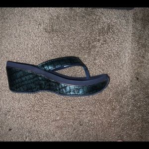 Blue platform sandal size 8 with croco print straps and platform